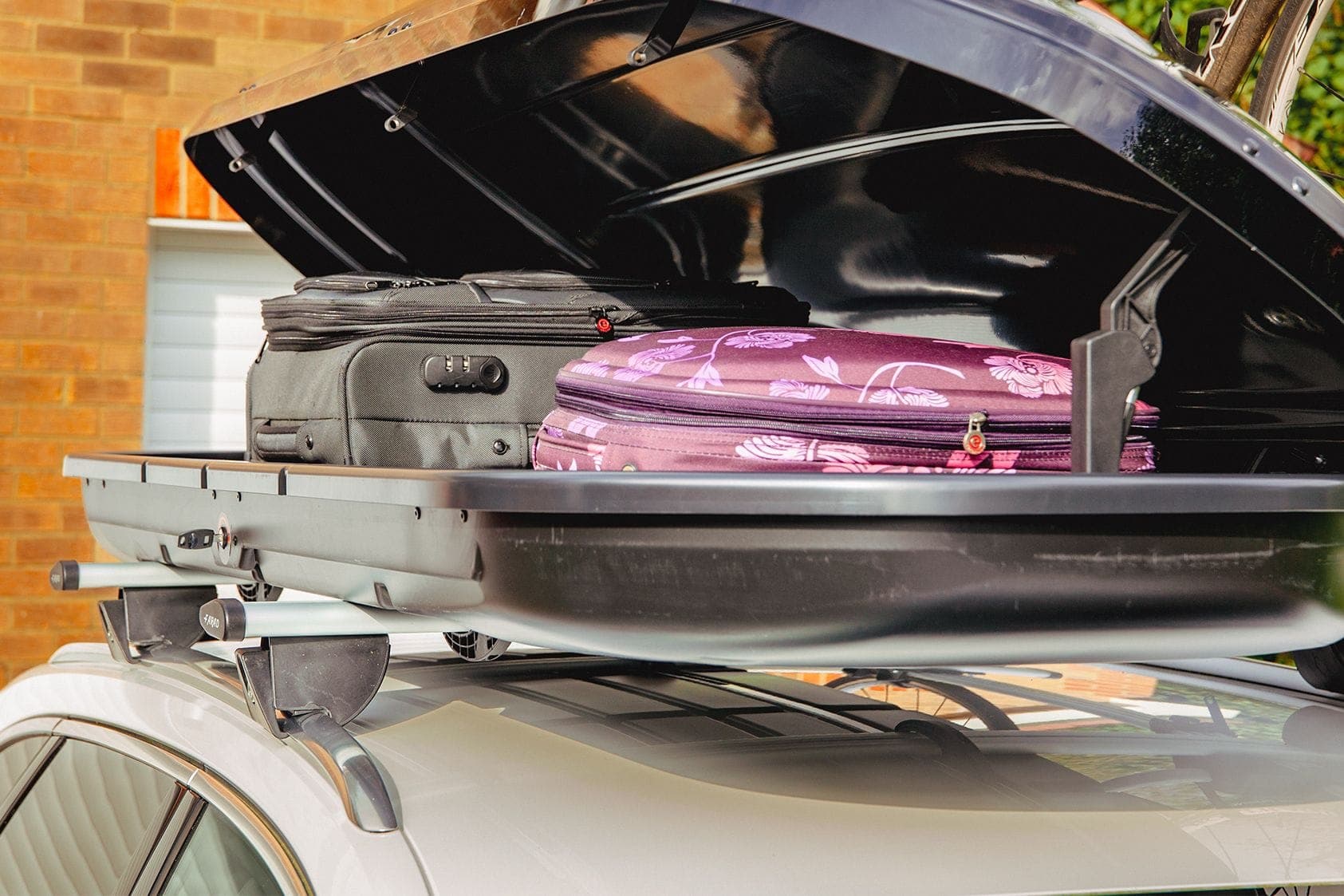 Buy a Roof Box and Get 10% Off a Set of Roof Bars